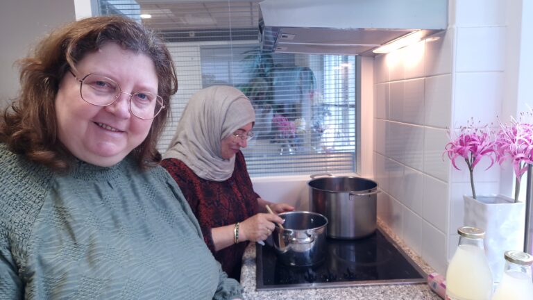 De Wijk Kookt met Nuria en Natalia