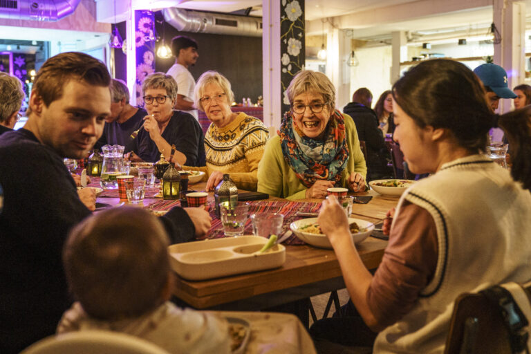 De Wijk De Wereld kookt in Selwerd